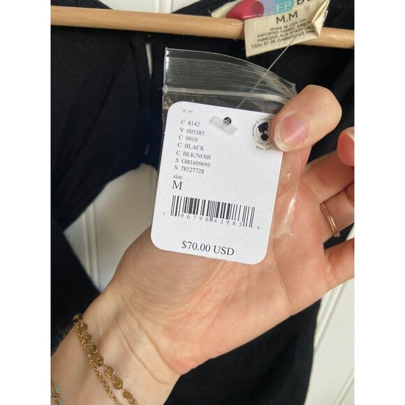 Free People Beach Jumpsuit Women's Medium Black Flowy Boho Open Back NEW - Picture 5 of 7